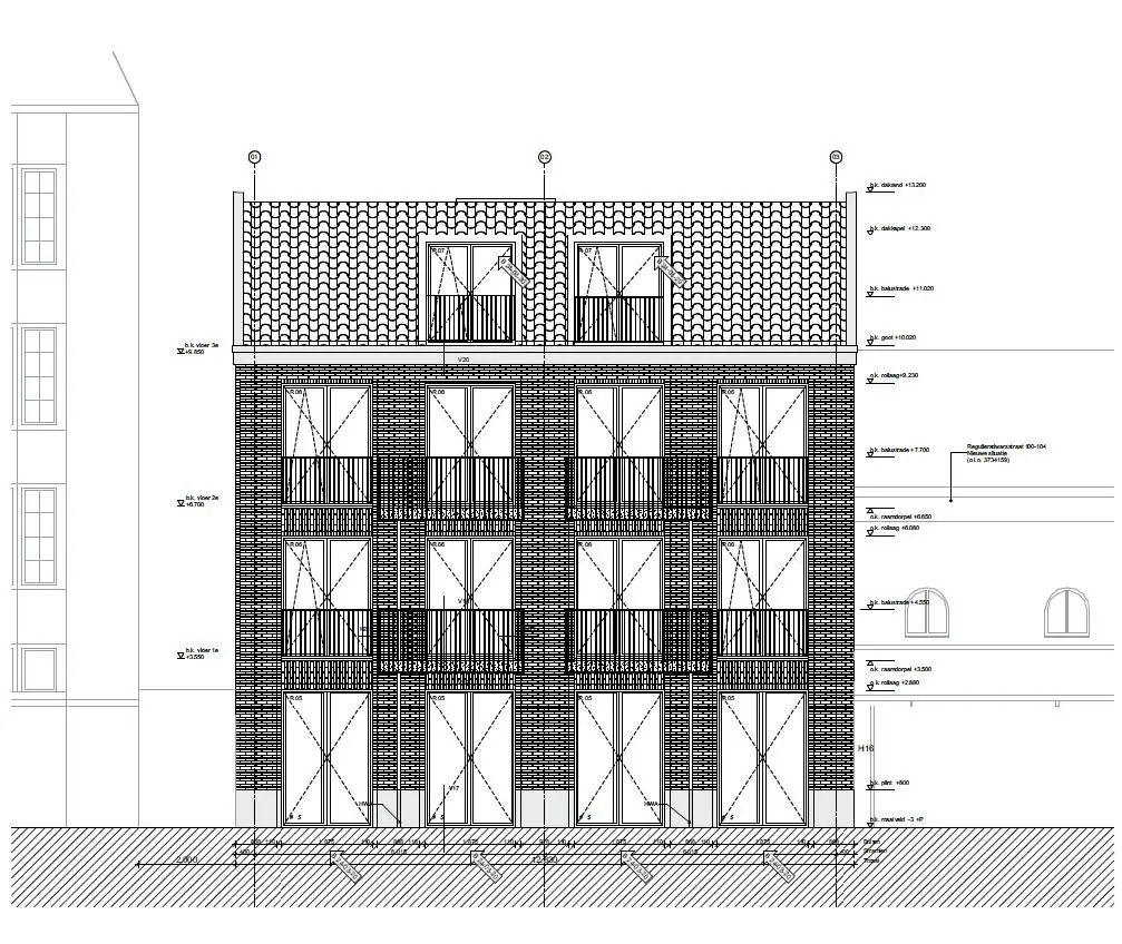 Architectonische vooraanzichttekening van een nieuwbouwpand aan de Reguliersdwarsstraat met vier bouwlagen en een pannendak.