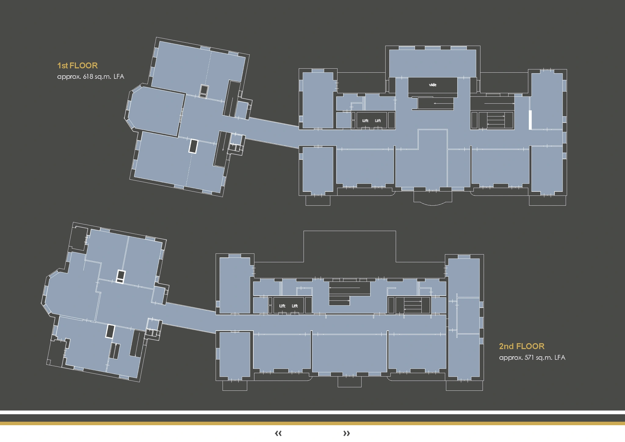 Plattegrond van de eerste en tweede verdieping van een gebouw aan het Museumplein, met aanduidingen van liften, vide en oppervlakte in vierkante meters.