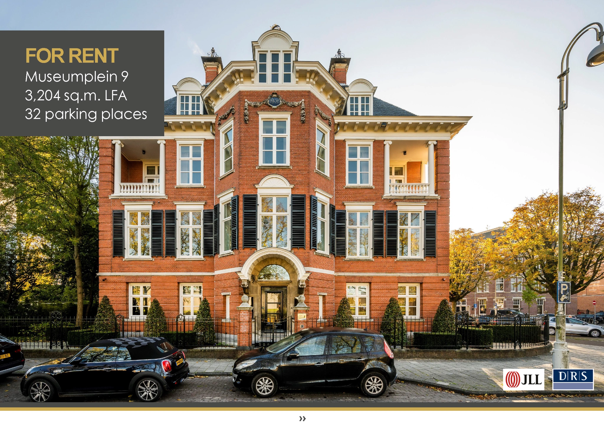 Statig kantoorpand aan het Museumplein 9 in Amsterdam, te huur met 3.204 m² vloeroppervlak en 32 parkeerplaatsen.