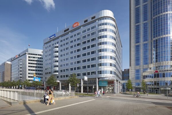 Kantoorcomplex aan de Weena in Rotterdam met onder andere de kantoren van KPMG en Marriott Hotel.