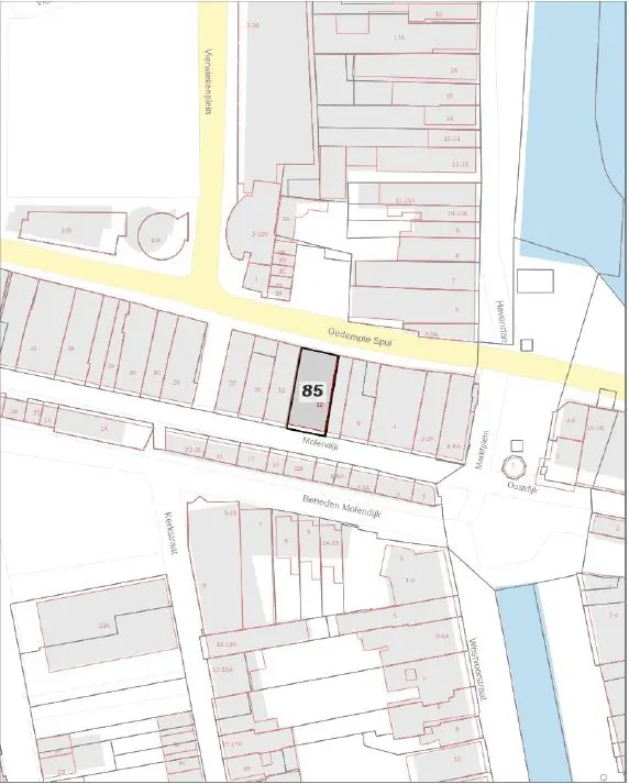 Kaartweergave van Molendijk 85 en omliggende percelen in een straat- en buurtindeling.