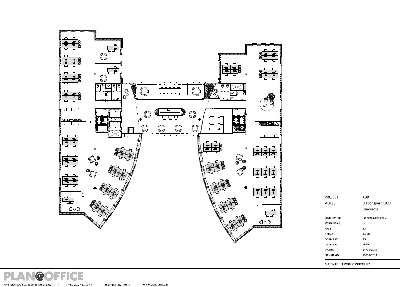 Plattegrond van een kantoorindeling op de tweede verdieping van Stationspark 1000 in Sliedrecht met werkplekken, vergaderruimtes en gemeenschappelijke zones.