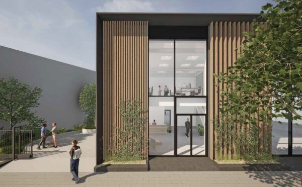 Moderne kantoorgebouw aan de Strickledeweg met verticale houten gevelbekleding en grote ramen.