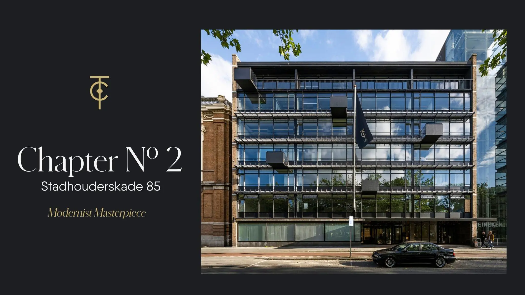 Modernistisch kantoorgebouw aan de Stadhouderskade 85 in Amsterdam met glazen gevel en uitstekende balkons.