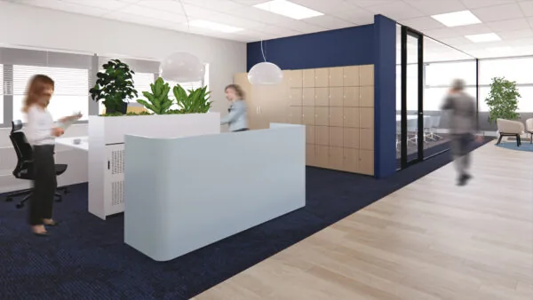Moderne kantoorruimte aan de Kleveringweg met receptiebalie, kastenwand, vergaderruimte en planten.