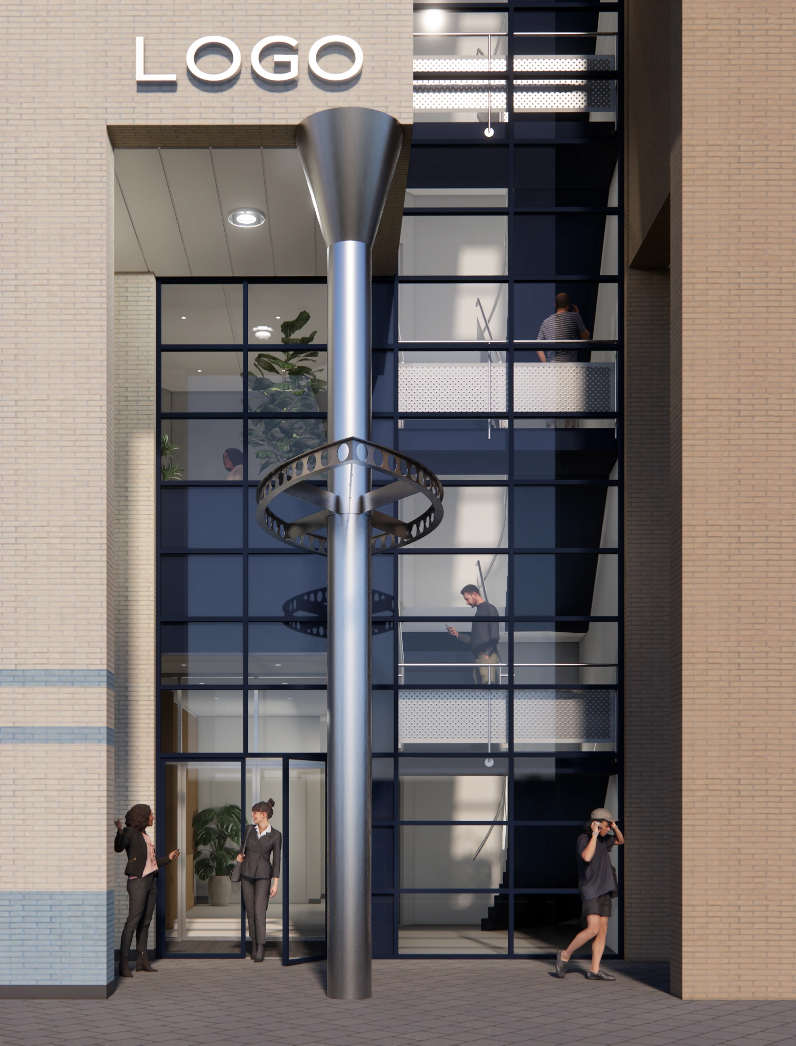 Ingang van een modern kantoorgebouw aan het Stationsplein met glazen gevel, opvallende metalen sculptuur en mensen bij de entree en op de verdiepingen.