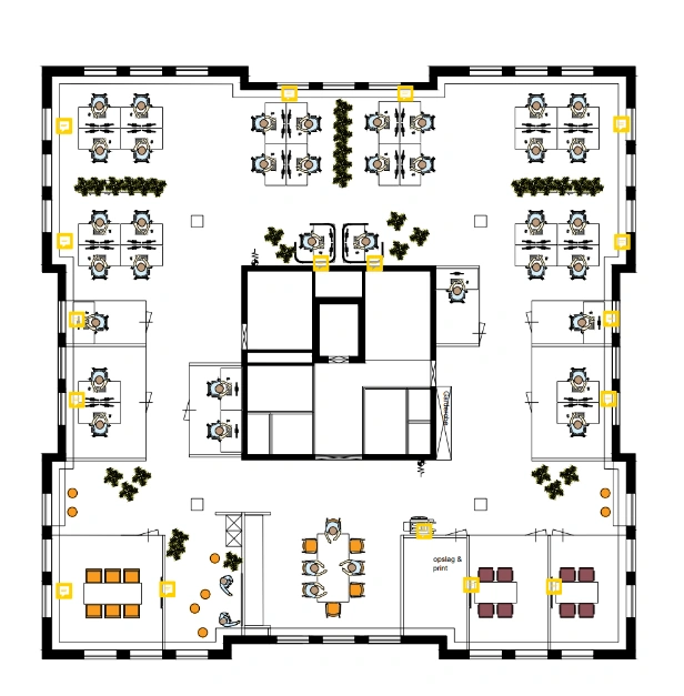 Plattegrond van een kantoorruimte aan de Kralingseweg met bureaus, vergaderruimtes, zitjes en groenvoorziening.