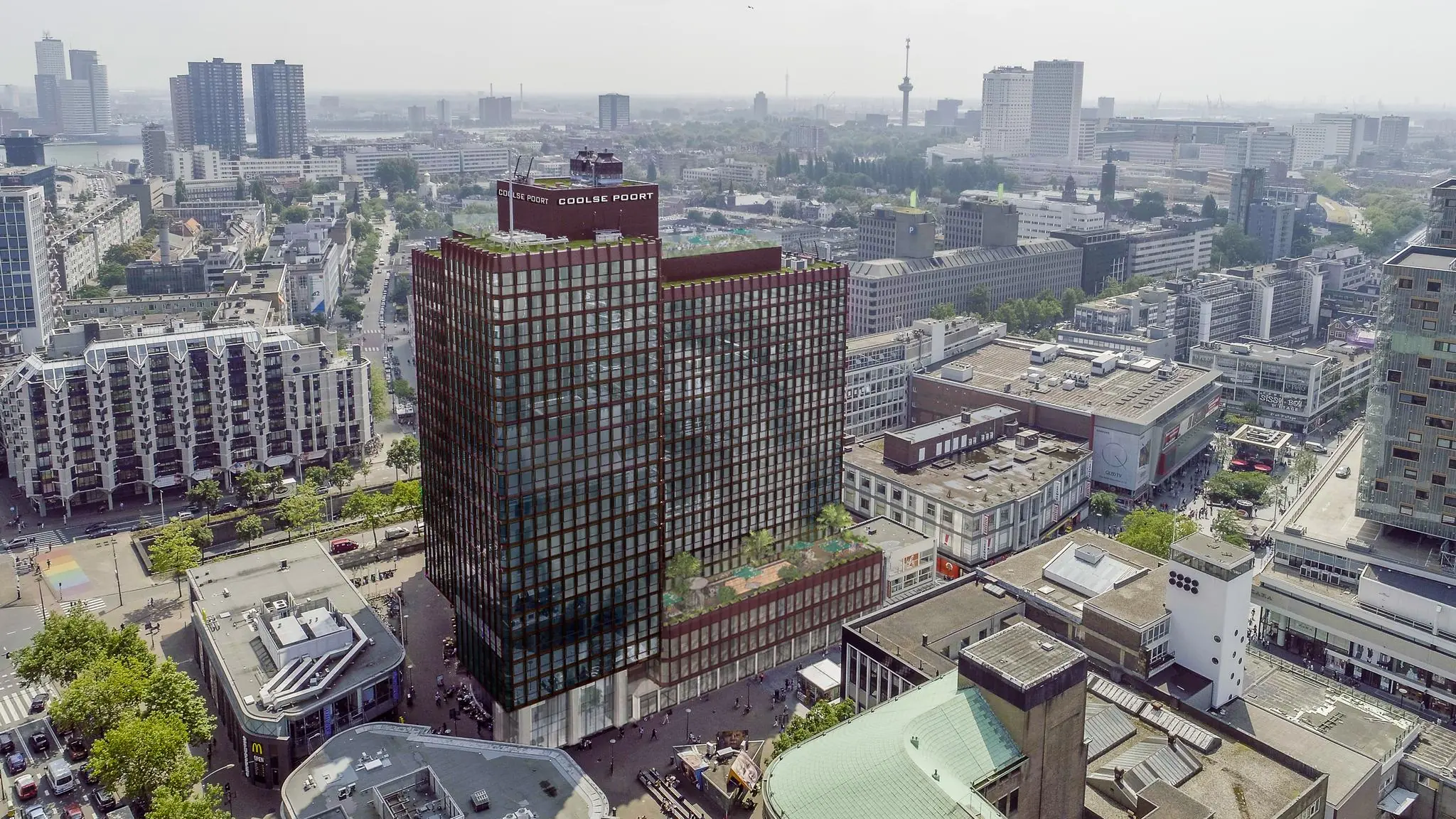 Luchtfoto van het gebouw Coolse Poort aan de Coolsingel in het centrum van Rotterdam.