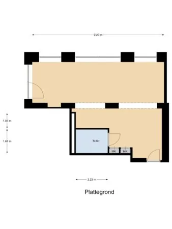 Plattegrond van een ruimte aan het Maanplein met een grote open ruimte, een toilet en twee meterkasten.