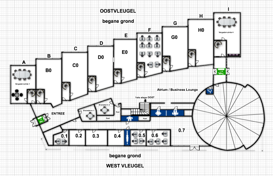 Plattegrond van de begane grond van Arlandaweg met kantoren, vergaderruimtes en faciliteiten in de oost- en westvleugel.