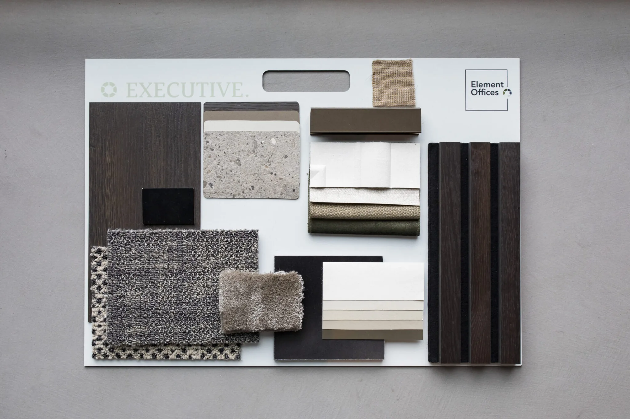 Staalkaart met diverse materiaal- en kleurstalen voor het interieurontwerp van Element Offices Diemen Executive.