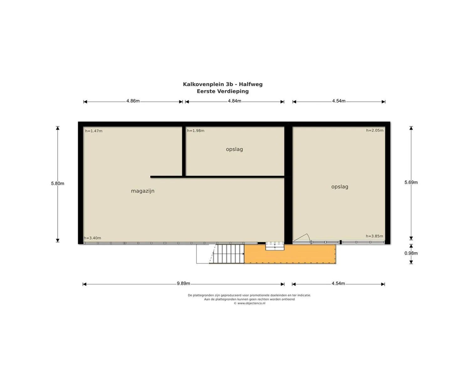 Plattegrond van de eerste verdieping van een kantoorruimte aan het Kalkovenplein 3b in Halfweg met magazijn, twee opslagruimtes en trapopgang.