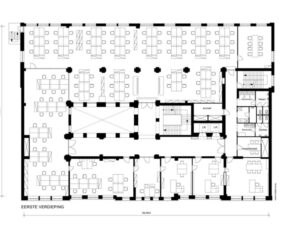 Plattegrond van de eerste verdieping van een kantoorruimte aan de Keizersgracht 617 in Amsterdam, met werkplekken, vergaderruimte en sanitaire voorzieningen.