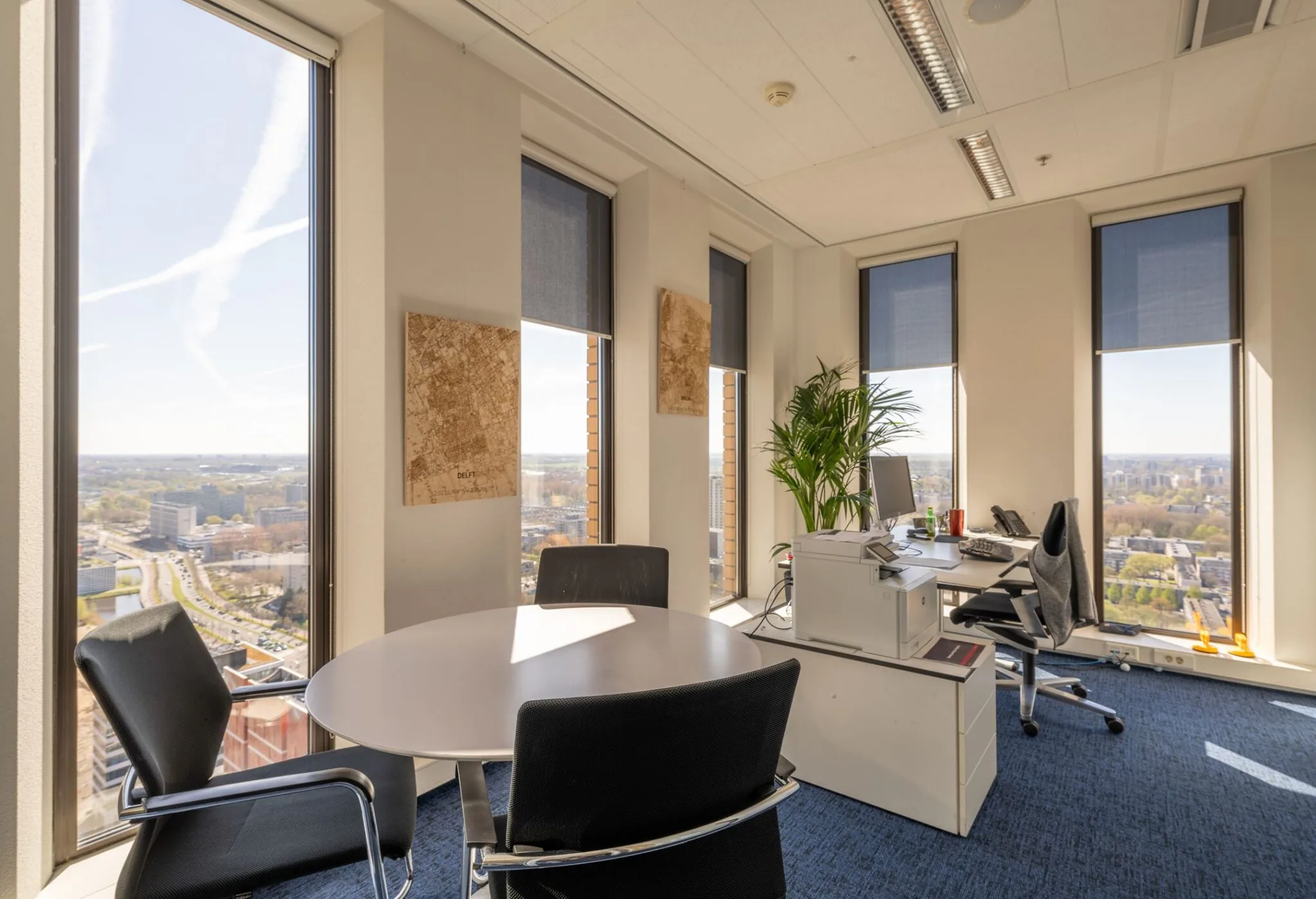 Moderne kantoorruimte met panoramisch uitzicht op Amsterdam vanaf Gustav Mahlerplein 109.