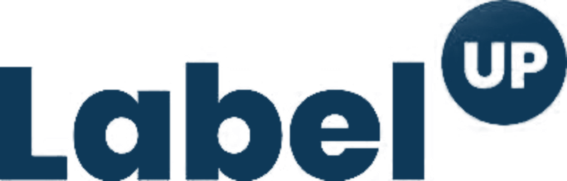 Logo van Label UP met de tekst "Label" gevolgd door een cirkel met "UP" erin.