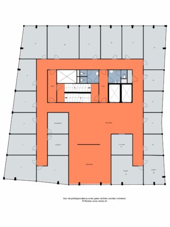 Plattegrond van de kantoorindeling op Wim Duisenbergplantsoen 31 met genummerde ruimtes en centrale social space.